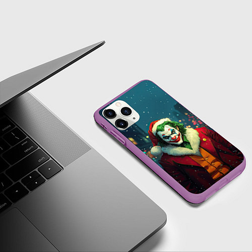 Чехол iPhone 11 Pro матовый Джокер в новогоднем костюме / 3D-Фиолетовый – фото 3
