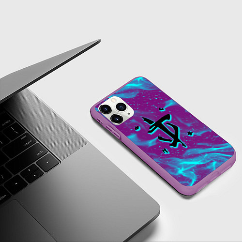 Чехол iPhone 11 Pro матовый Doom neon flame / 3D-Фиолетовый – фото 3