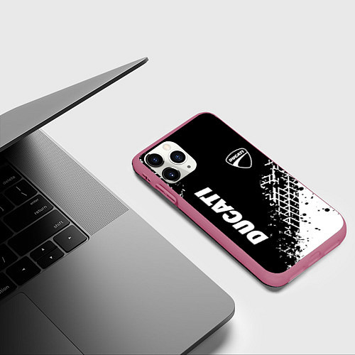 Чехол iPhone 11 Pro матовый Ducati - следы от шин / 3D-Малиновый – фото 3