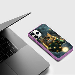 Чехол iPhone 11 Pro матовый Котенок в новогодней елке, цвет: 3D-фиолетовый — фото 2