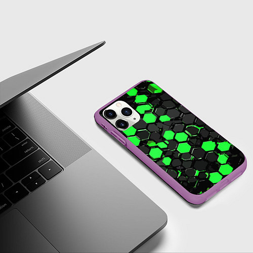 Чехол iPhone 11 Pro матовый Зелёно-серые шестиугольники на чёрном фоне / 3D-Фиолетовый – фото 3