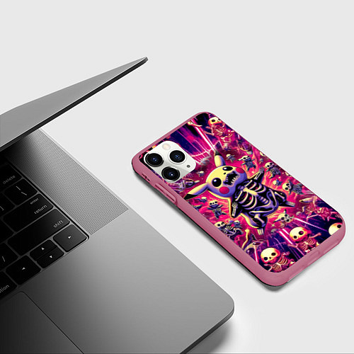 Чехол iPhone 11 Pro матовый Пикачу и скелетики - авангардный паттерн / 3D-Малиновый – фото 3