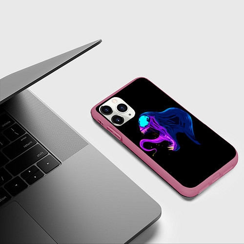 Чехол iPhone 11 Pro матовый Venom head / 3D-Малиновый – фото 3