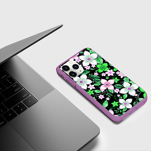 Чехол iPhone 11 Pro матовый Зелёно-белые цветы на чёрном фоне / 3D-Фиолетовый – фото 3