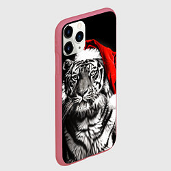 Чехол iPhone 11 Pro матовый Тигр в красном колпаке Деда Мороза, цвет: 3D-малиновый — фото 2
