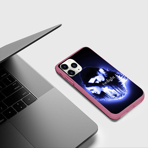 Чехол iPhone 11 Pro матовый Twilight Bella and Edward / 3D-Малиновый – фото 3