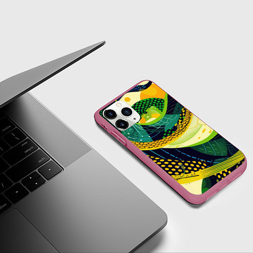 Чехол iPhone 11 Pro матовый Змеиный паттерн / 3D-Малиновый – фото 3