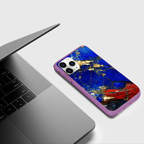 Чехол iPhone 11 Pro матовый Золотой и красный минерал в синем камне / 3D-Фиолетовый – фото 3