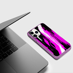 Чехол iPhone 11 Pro матовый Вертикальные чёрно-белые линии на розовом фоне, цвет: 3D-фиолетовый — фото 2