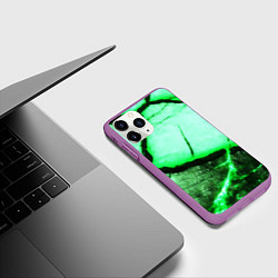 Чехол iPhone 11 Pro матовый Трещины на абстрактном зелёном фоне, цвет: 3D-фиолетовый — фото 2