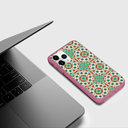 Чехол iPhone 11 Pro матовый Восточный пляжный орнамент зелено коричневый, цвет: 3D-малиновый — фото 2