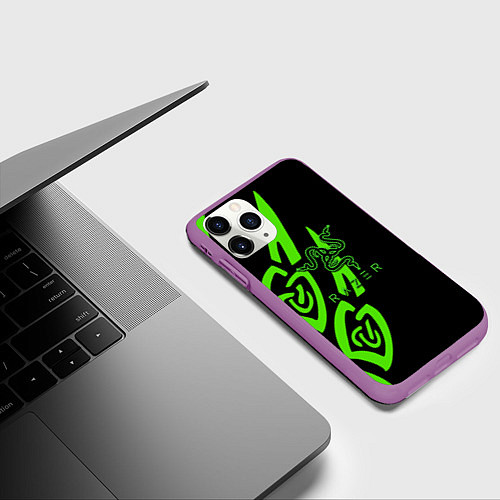 Чехол iPhone 11 Pro матовый Razer лого лес / 3D-Фиолетовый – фото 3