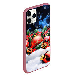 Чехол iPhone 11 Pro матовый Новогодние игрушки на снегу, цвет: 3D-малиновый — фото 2