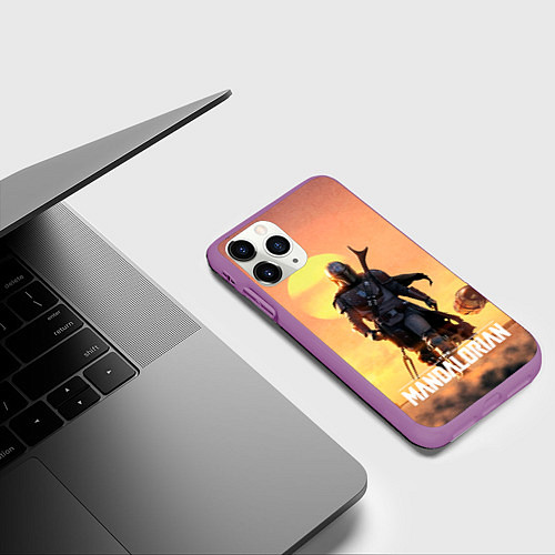 Чехол iPhone 11 Pro матовый Идущий мандалорец / 3D-Фиолетовый – фото 3