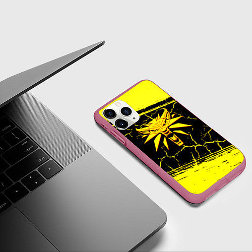 Чехол iPhone 11 Pro матовый Ведьмак трещины текстура / 3D-Малиновый – фото 3