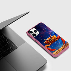 Чехол iPhone 11 Pro матовый Краб в космосе, цвет: 3D-малиновый — фото 2
