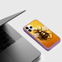 Чехол iPhone 11 Pro матовый Пчела на золоте, цвет: 3D-фиолетовый — фото 2