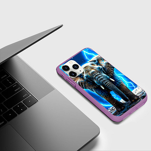 Чехол iPhone 11 Pro матовый Слон в разрядах солнии / 3D-Фиолетовый – фото 3