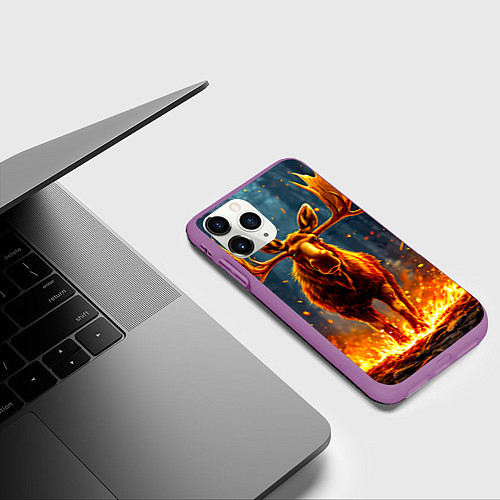 Чехол iPhone 11 Pro матовый Лось в огне / 3D-Фиолетовый – фото 3