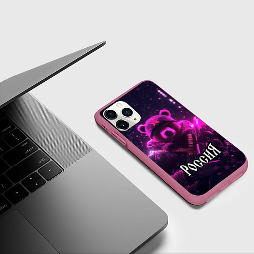 Чехол iPhone 11 Pro матовый Военный медведь в фиолетовом неоне / 3D-Малиновый – фото 3