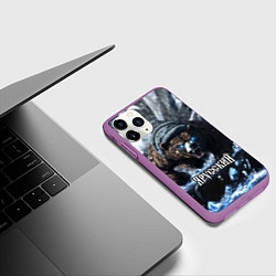 Чехол iPhone 11 Pro матовый Я русский - агрессивный медведь, цвет: 3D-фиолетовый — фото 2