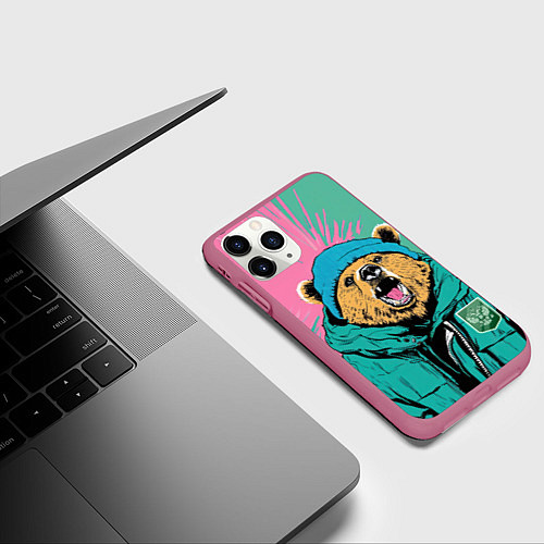 Чехол iPhone 11 Pro матовый Злой медведь в зимней одежде / 3D-Малиновый – фото 3