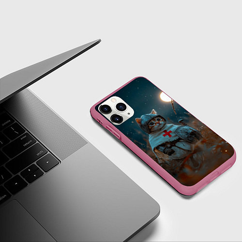 Чехол iPhone 11 Pro матовый Котенок рыцарь / 3D-Малиновый – фото 3