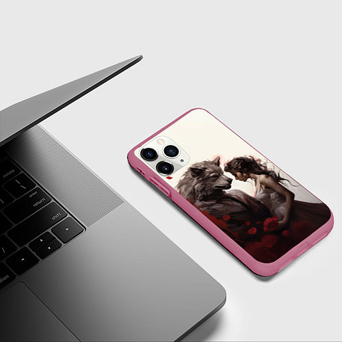 Чехол iPhone 11 Pro матовый Оборотень и девушка / 3D-Малиновый – фото 3