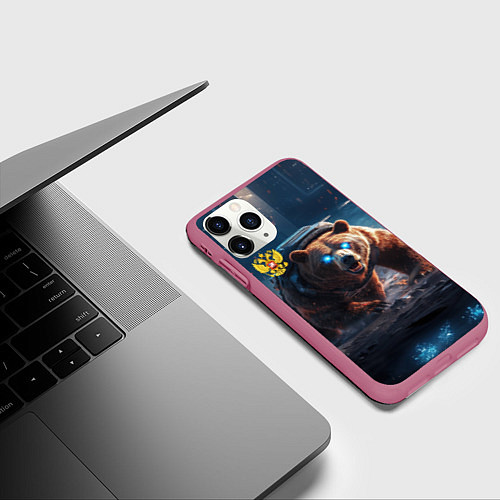 Чехол iPhone 11 Pro матовый Русский медведь-победитель / 3D-Малиновый – фото 3