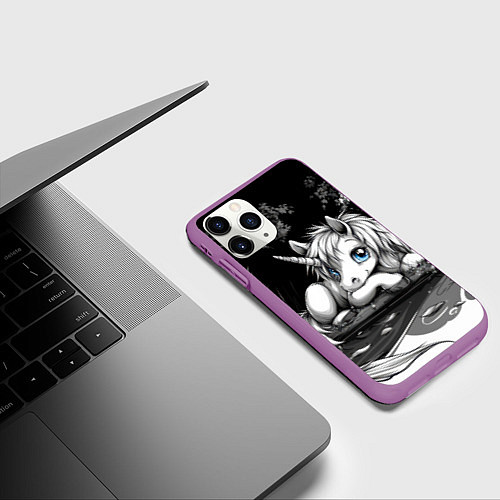 Чехол iPhone 11 Pro матовый Белый единорог с голубыми глазами / 3D-Фиолетовый – фото 3