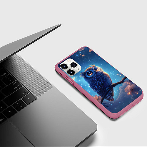 Чехол iPhone 11 Pro матовый Сова на фоне ночного неба / 3D-Малиновый – фото 3