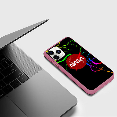 Чехол iPhone 11 Pro матовый НАСА молнии градиент / 3D-Малиновый – фото 3