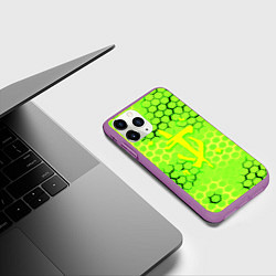 Чехол iPhone 11 Pro матовый Doom кислотные соты лого, цвет: 3D-фиолетовый — фото 2