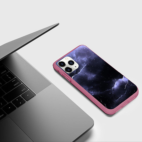 Чехол iPhone 11 Pro матовый Фиолетовая потресканная текстура / 3D-Малиновый – фото 3