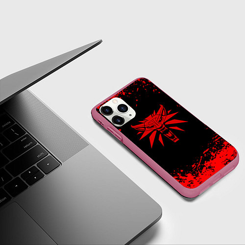 Чехол iPhone 11 Pro матовый Ведьмак красные краски / 3D-Малиновый – фото 3