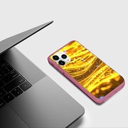 Чехол iPhone 11 Pro матовый Золотые блестящие волны, цвет: 3D-малиновый — фото 2