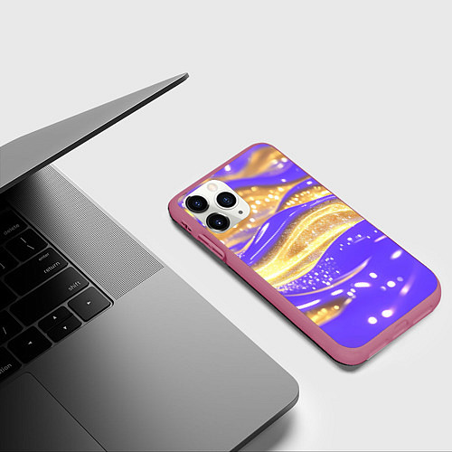 Чехол iPhone 11 Pro матовый Фиолетово-золотая жидкая текстура / 3D-Малиновый – фото 3