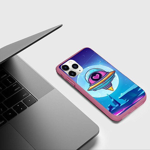 Чехол iPhone 11 Pro матовый Нло с сердечком внутри / 3D-Малиновый – фото 3
