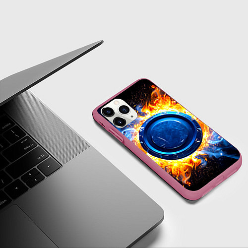 Чехол iPhone 11 Pro матовый Шайба в синем пламени / 3D-Малиновый – фото 3