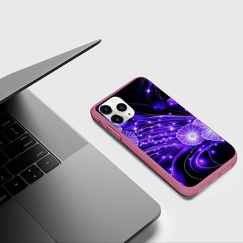 Чехол iPhone 11 Pro матовый Силуэты цветов на темном фоне - фиолетовое свечени / 3D-Малиновый – фото 3