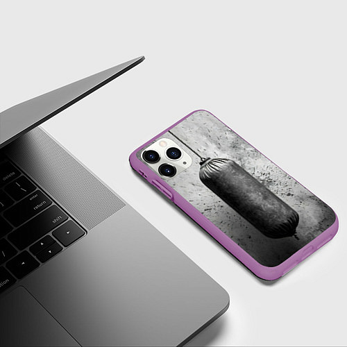 Чехол iPhone 11 Pro матовый Серая боксерская груша / 3D-Фиолетовый – фото 3
