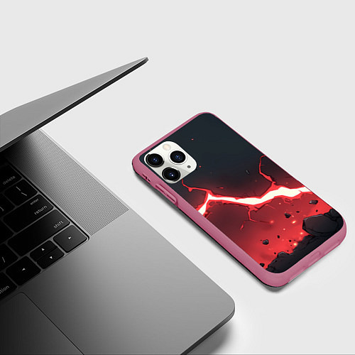 Чехол iPhone 11 Pro матовый Красная молния на черной текстуре / 3D-Малиновый – фото 3