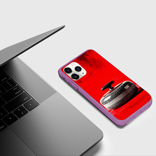 Чехол iPhone 11 Pro матовый Камень для кёрлинга на красном / 3D-Фиолетовый – фото 3