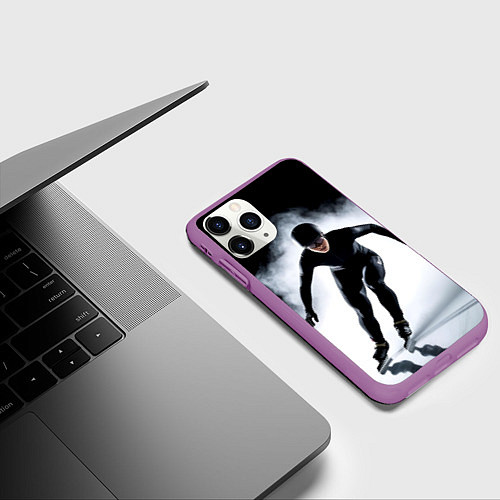 Чехол iPhone 11 Pro матовый Скоростной бег на коньках в черном / 3D-Фиолетовый – фото 3