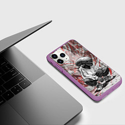 Чехол iPhone 11 Pro матовый Ксеноморф на спорте, цвет: 3D-фиолетовый — фото 2