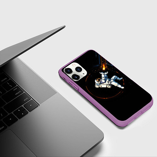 Чехол iPhone 11 Pro матовый Маг в открытом космосе / 3D-Фиолетовый – фото 3