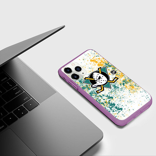 Чехол iPhone 11 Pro матовый Anaheim Ducks NHL white / 3D-Фиолетовый – фото 3