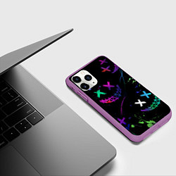 Чехол iPhone 11 Pro матовый Неновые краски - лица крипи смайл, цвет: 3D-фиолетовый — фото 2