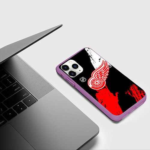 Чехол iPhone 11 Pro матовый Детройт Ред Уингз - брызги краска на черном фоне / 3D-Фиолетовый – фото 3