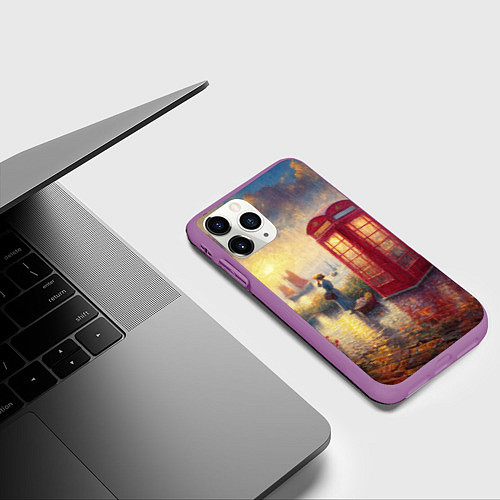 Чехол iPhone 11 Pro матовый Женщина у телефонной будки на набережной / 3D-Фиолетовый – фото 3